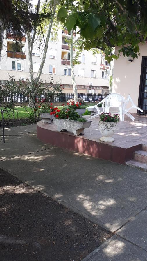 Centrum Apartman Hotel Hajduszoboszlo Exterior photo